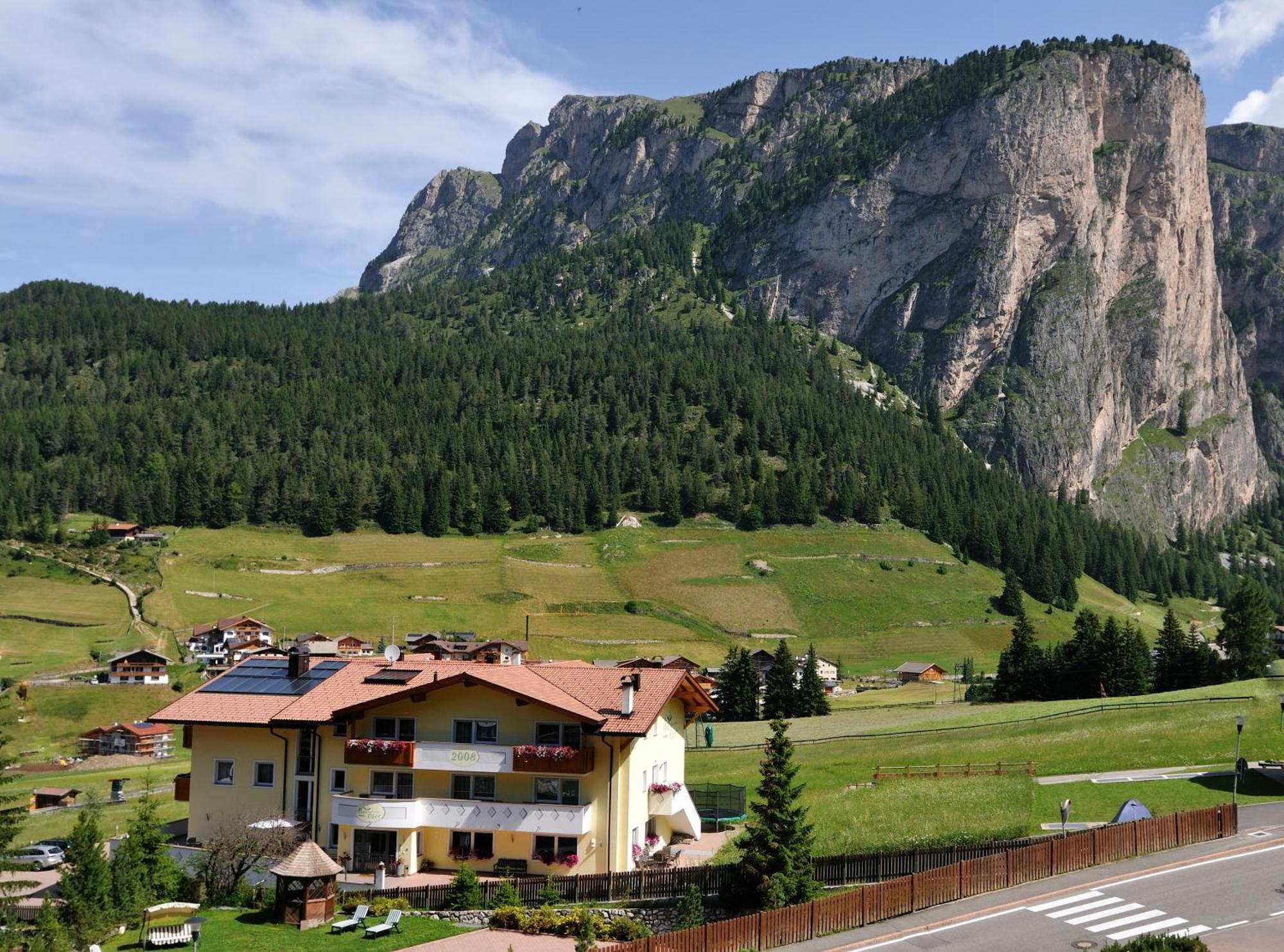 Garni Hotel Bel Vert Wolkenstein in Gröden Exterior foto